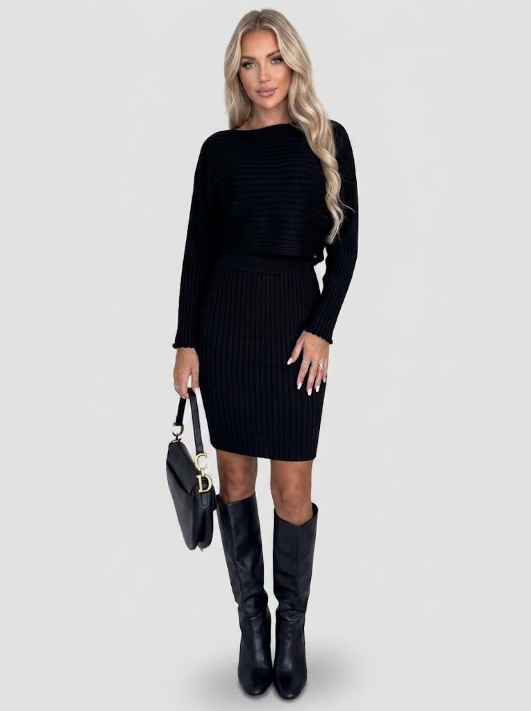 Serovine stripe suspender skirt set - model